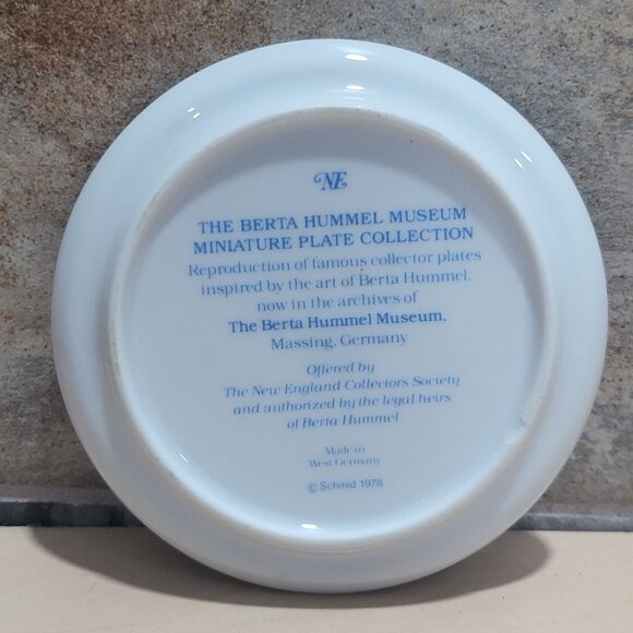 Schmid Berta Starlight Angel Hummel Museum Miniature Plate Collection 1978 - Picture 5 of 9